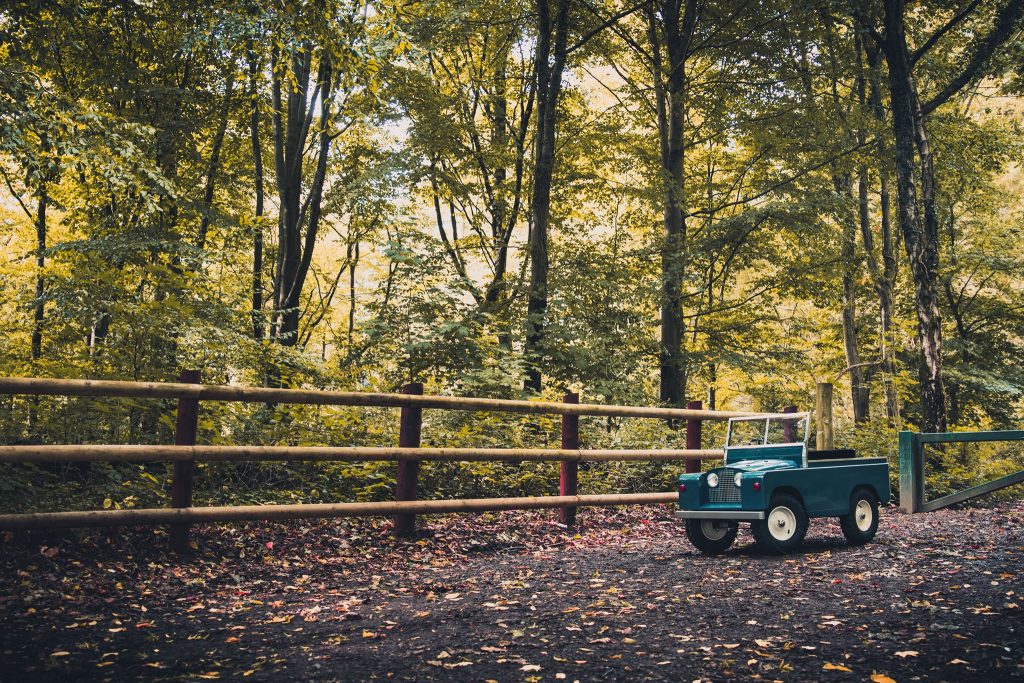 Brighten up any child's life and teach valuable skills with the gift of this top kids' Land Rover from Toylander